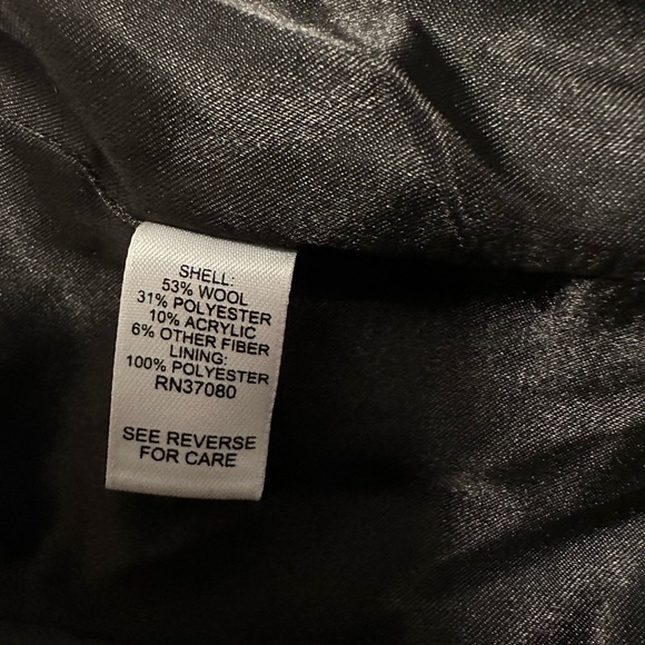 Beautiful Coat - Picture 7 of 8